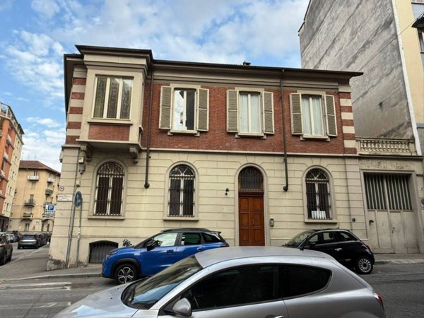 ufficio in vendita a Torino in zona Cit Turin