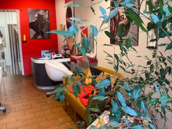 negozio in vendita a Torino in zona Pozzo Strada