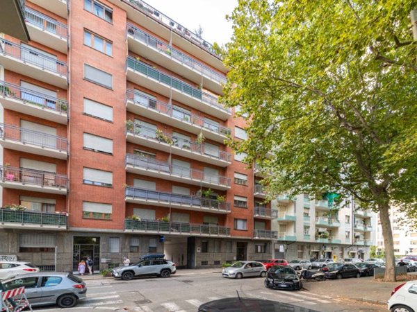 appartamento in vendita a Torino in zona Aurora