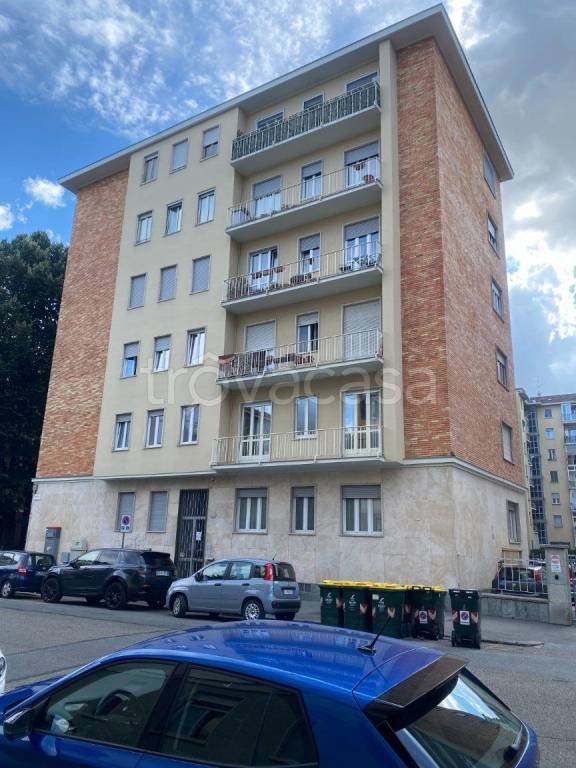 appartamento in vendita a Torino in zona Lingotto