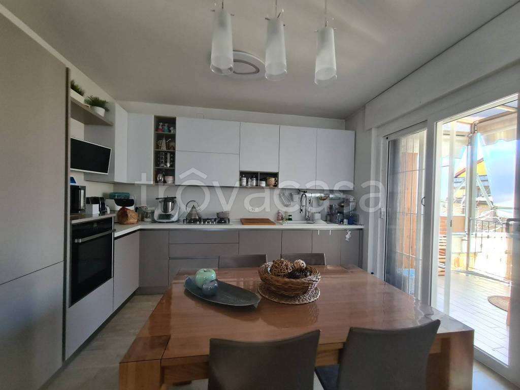 casa indipendente in vendita a Torino in zona Lucento