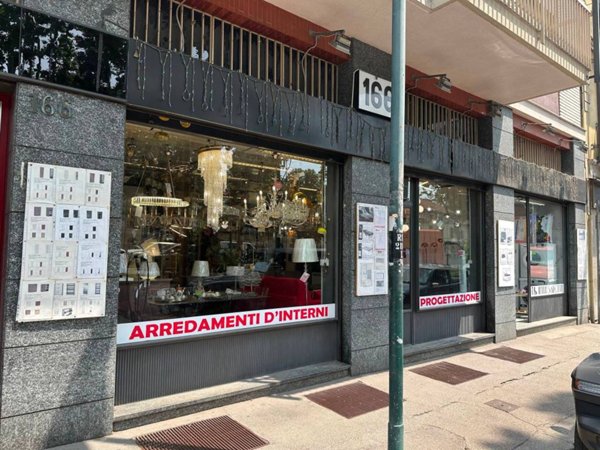 negozio in vendita a Torino in zona Rebaudengo