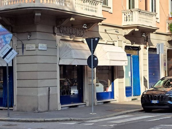 negozio in vendita a Torino in zona Campidoglio