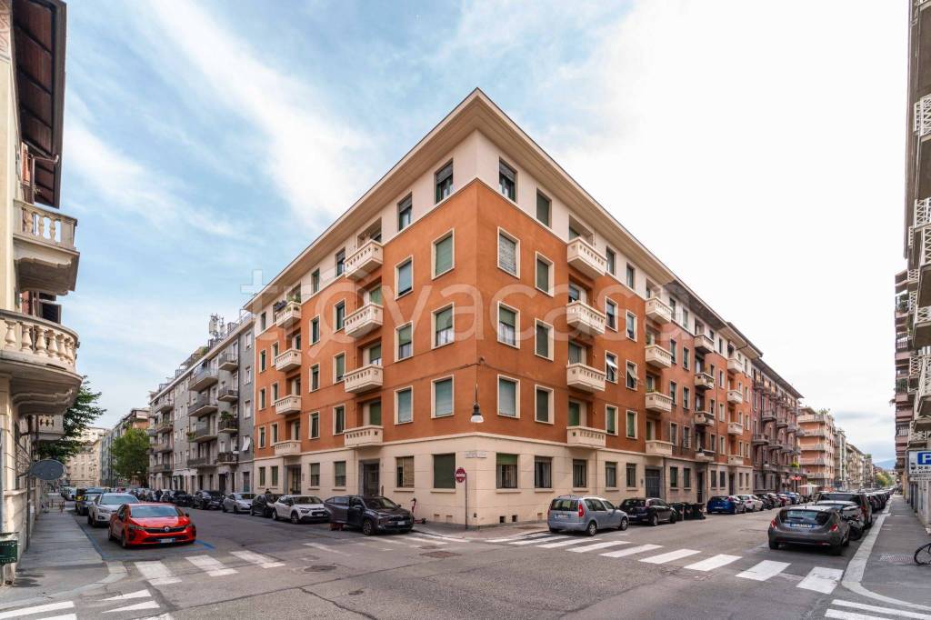 appartamento in vendita a Torino in zona Cit Turin