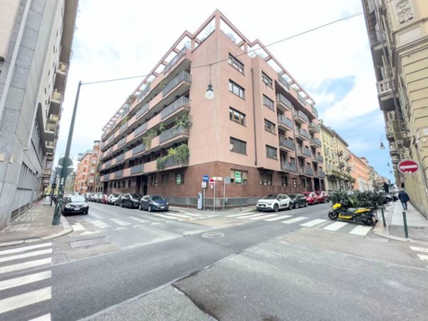 ufficio in vendita a Torino in zona San Salvario