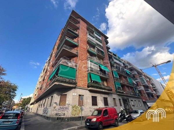 locale commerciale in vendita a Torino in zona Lingotto
