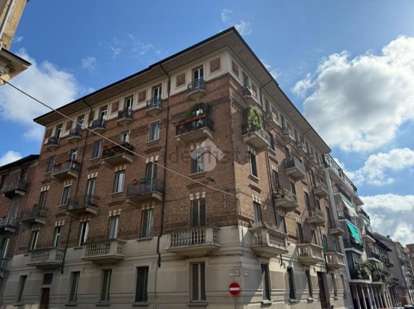 appartamento in vendita a Torino in zona Aurora