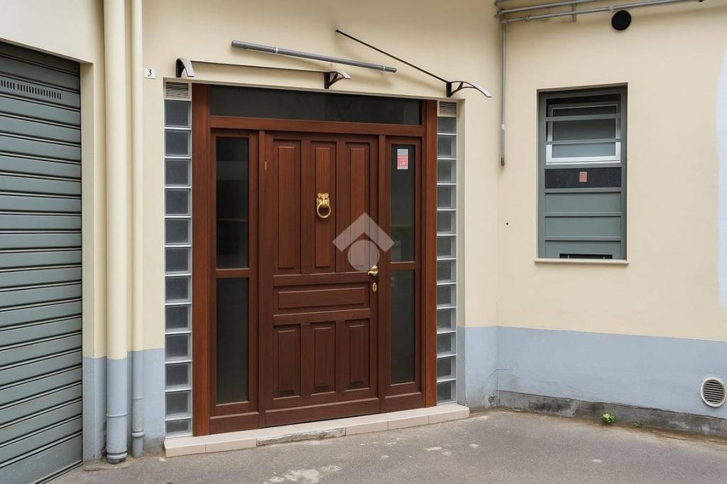 locale di sgombero in vendita a Torino in zona Regio Parco