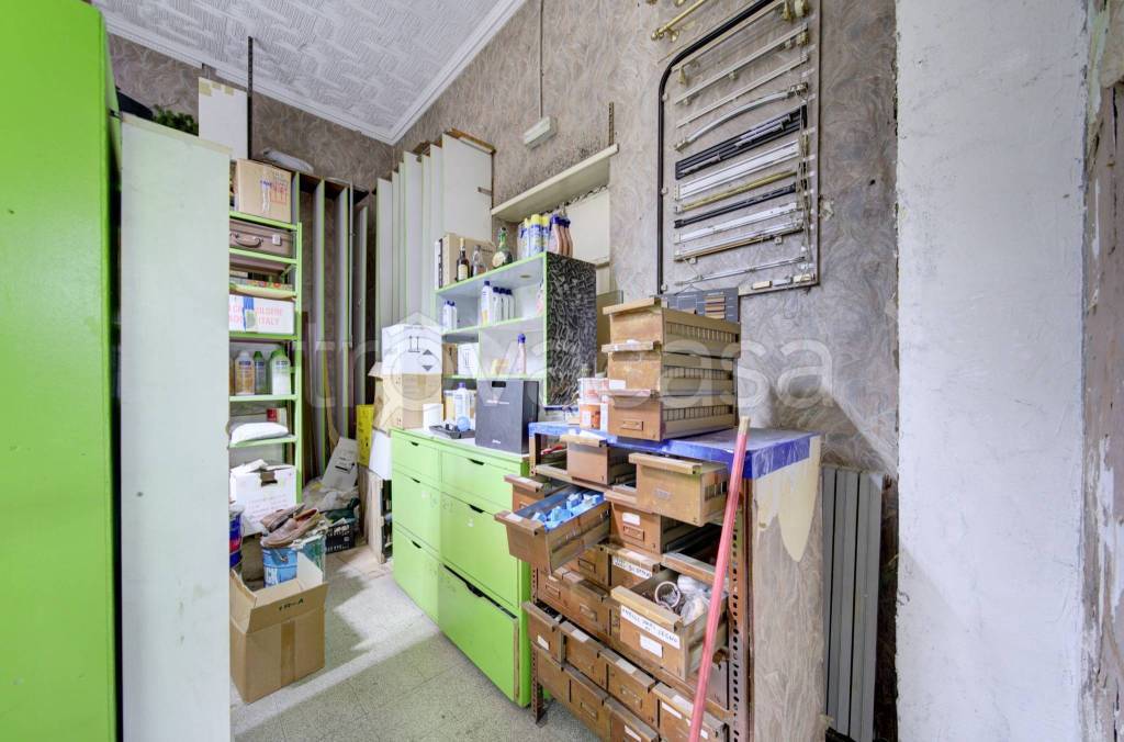 negozio in vendita a Torino in zona Madonna di Campagna