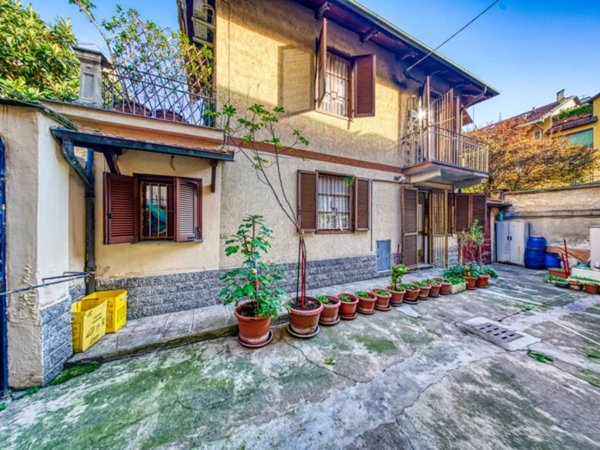 casa indipendente in vendita a Torino in zona Borgo San Paolo