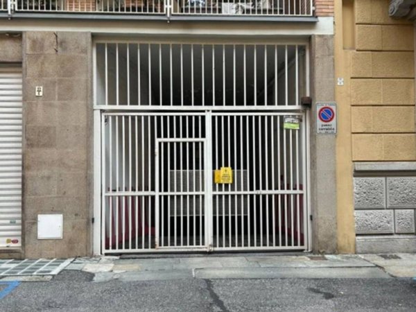 locale di sgombero in vendita a Torino in zona Crocetta