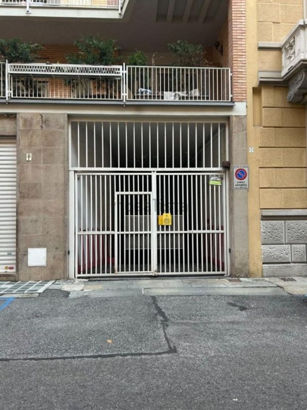 locale di sgombero in vendita a Torino in zona Crocetta