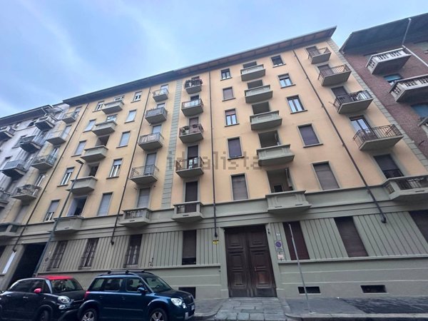 appartamento in vendita a Torino in zona Campidoglio