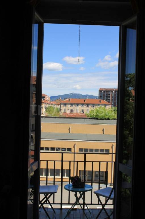 appartamento in vendita a Torino in zona Parella