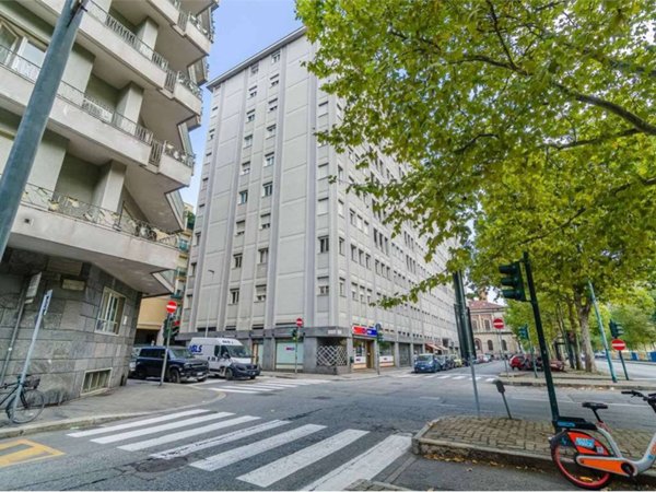 appartamento in vendita a Torino in zona San Salvario