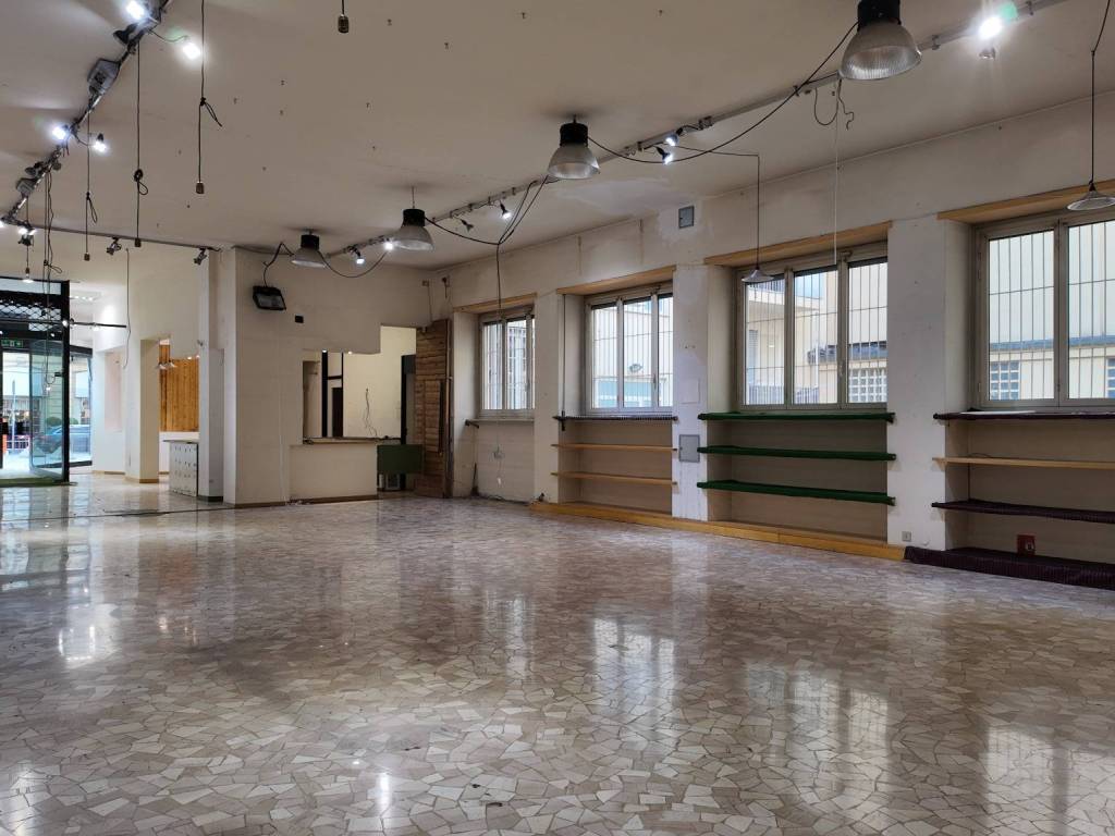 negozio in vendita a Torino in zona Centro Storico