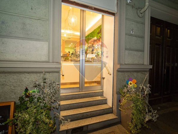 negozio in vendita a Torino in zona Cenisia