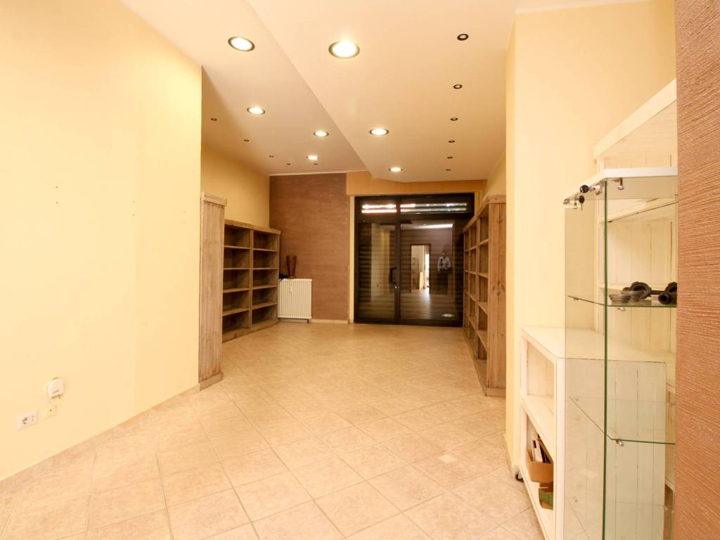 negozio in vendita a Torino in zona Pozzo Strada