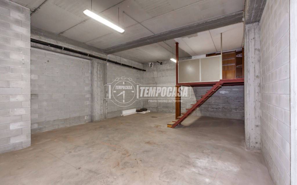 locale di sgombero in vendita a Torino in zona Vallette