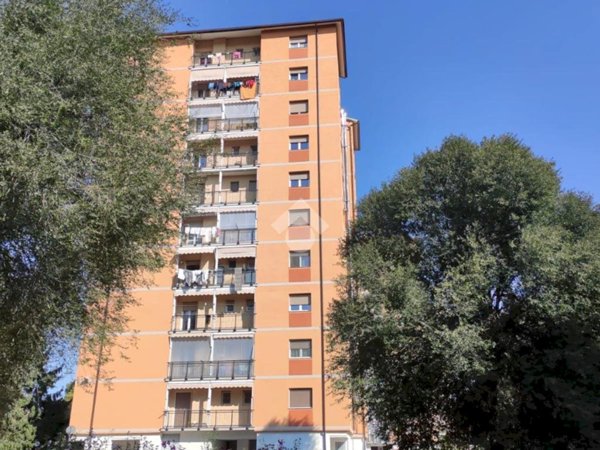 appartamento in vendita a Torino in zona Falchera