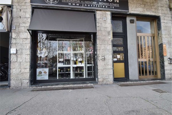 negozio in vendita a Torino in zona Santa Rita