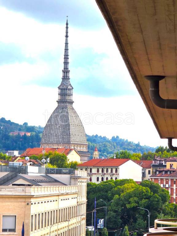 appartamento in vendita a Torino in zona Aurora
