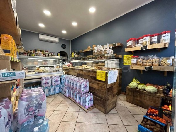 negozio in vendita a Torino in zona Santa Rita