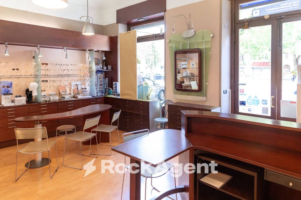 negozio in vendita a Torino in zona Crocetta