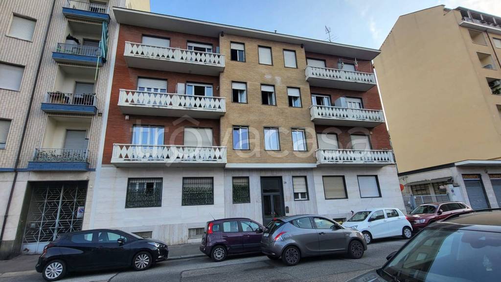 appartamento in vendita a Torino in zona Lingotto