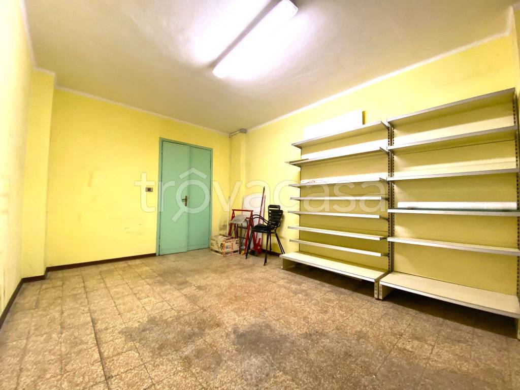 locale di sgombero in vendita a Torino in zona Santa Rita