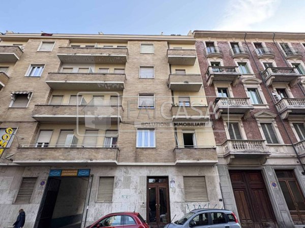 appartamento in vendita a Torino in zona Borgata Vittoria