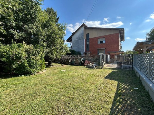 esavano in vendita a Torino