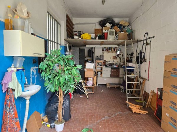 locale di sgombero in vendita a Torino in zona Rebaudengo