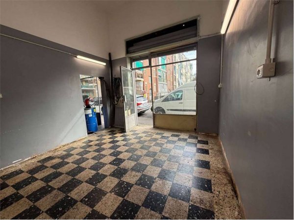 negozio in vendita a Torino in zona Barriera di Milano
