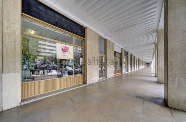 locale commerciale in vendita a Torino in zona Parella