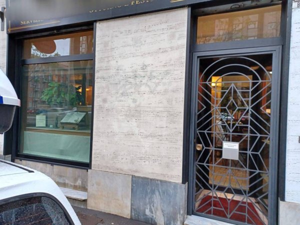 negozio in vendita a Torino in zona Pozzo Strada