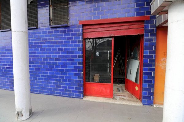 negozio in vendita a Torino in zona Mirafiori Sud