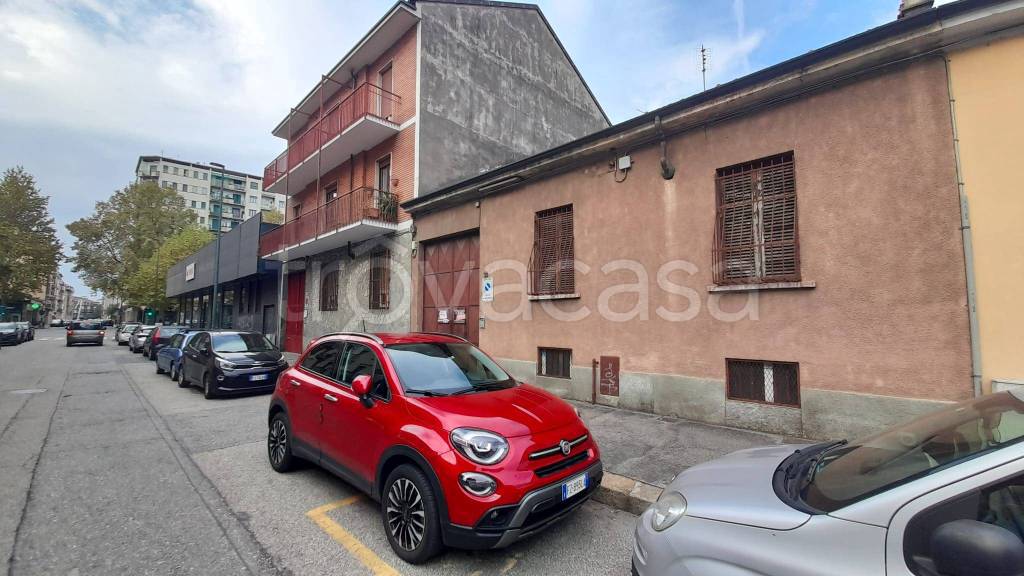 casa indipendente in vendita a Torino in zona Lingotto