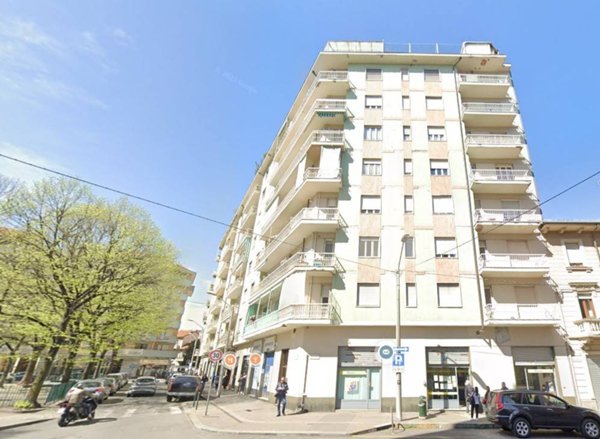 negozio in vendita a Torino in zona Lucento
