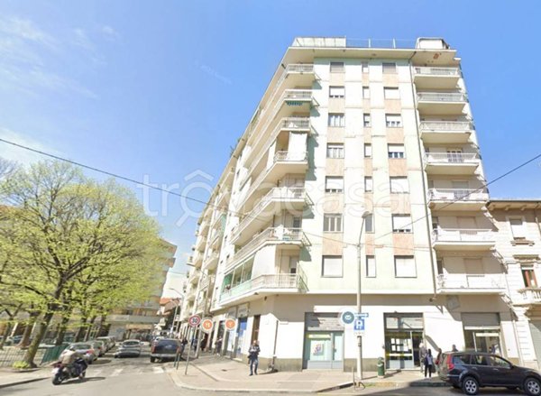 negozio in vendita a Torino in zona Madonna di Campagna