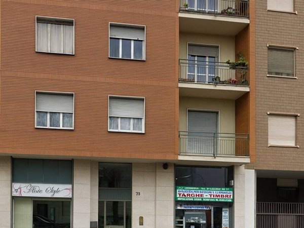 negozio in vendita a Torino in zona Mirafiori Sud