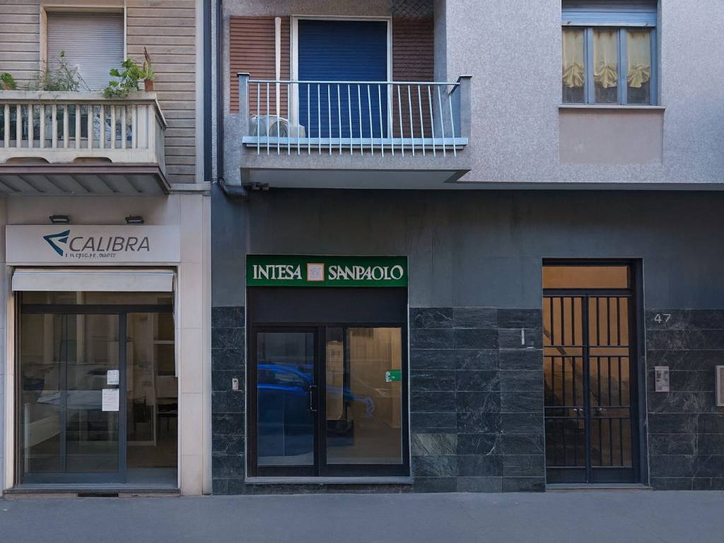 negozio in vendita a Torino in zona Parella