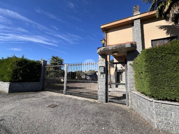 casa indipendente in vendita a Torino in zona Bertolla