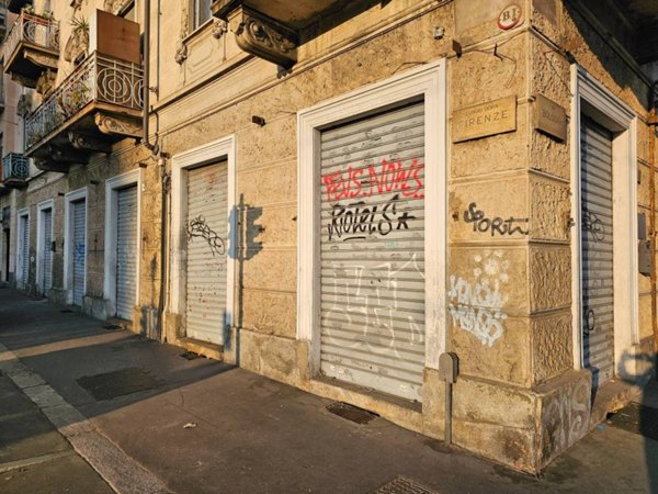 negozio in vendita a Torino in zona Aurora