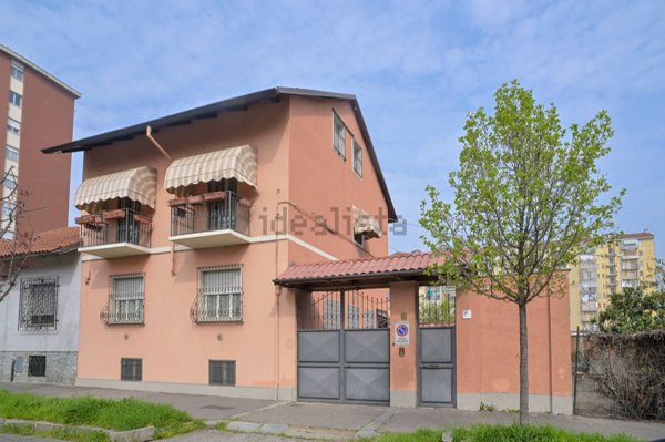 casa indipendente in vendita a Torino in zona Madonna di Campagna