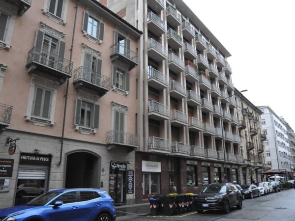 appartamento in vendita a Torino in zona Cit Turin