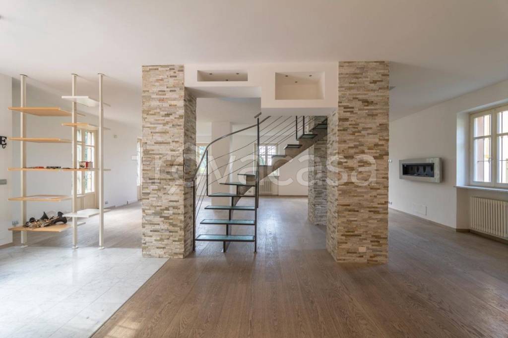 casa indipendente in vendita a Torino in zona Superga