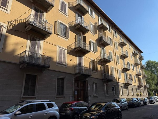 appartamento in vendita a Torino in zona Cenisia