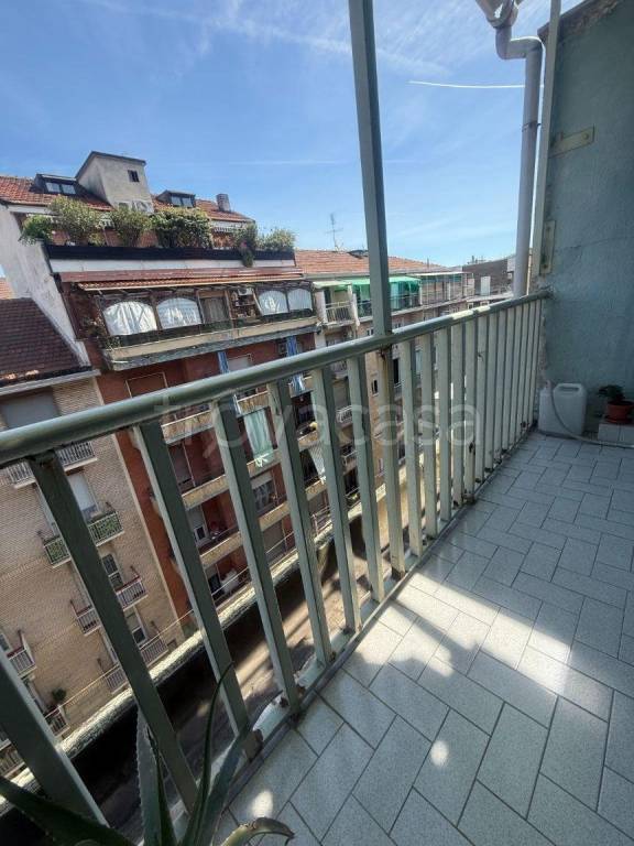 appartamento in vendita a Torino in zona Santa Rita
