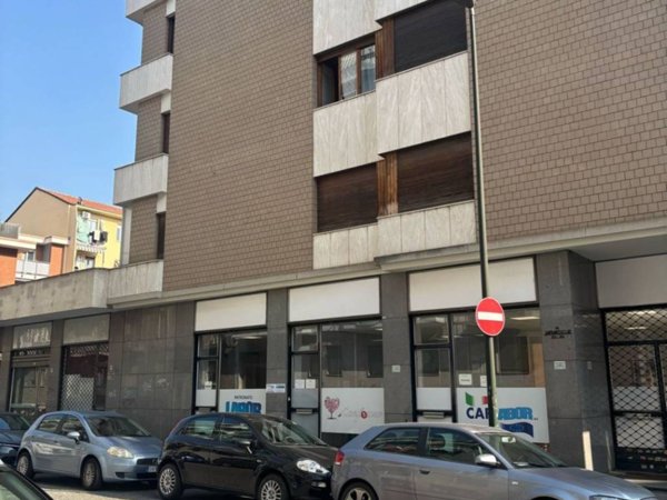 negozio in vendita a Torino in zona Parella